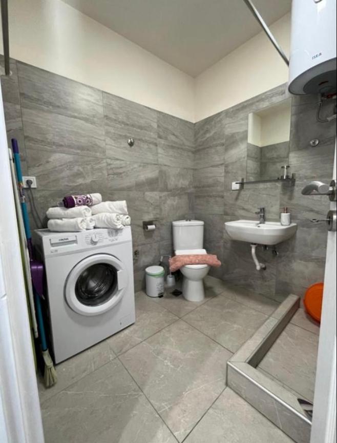Apartment White *